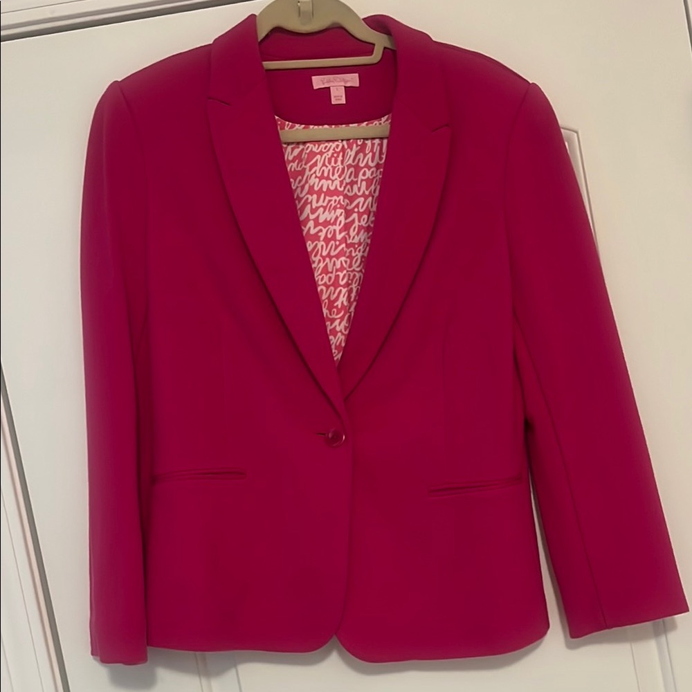 Fuchsia Tailored Blazer with Notched Lapels and Fitted Style